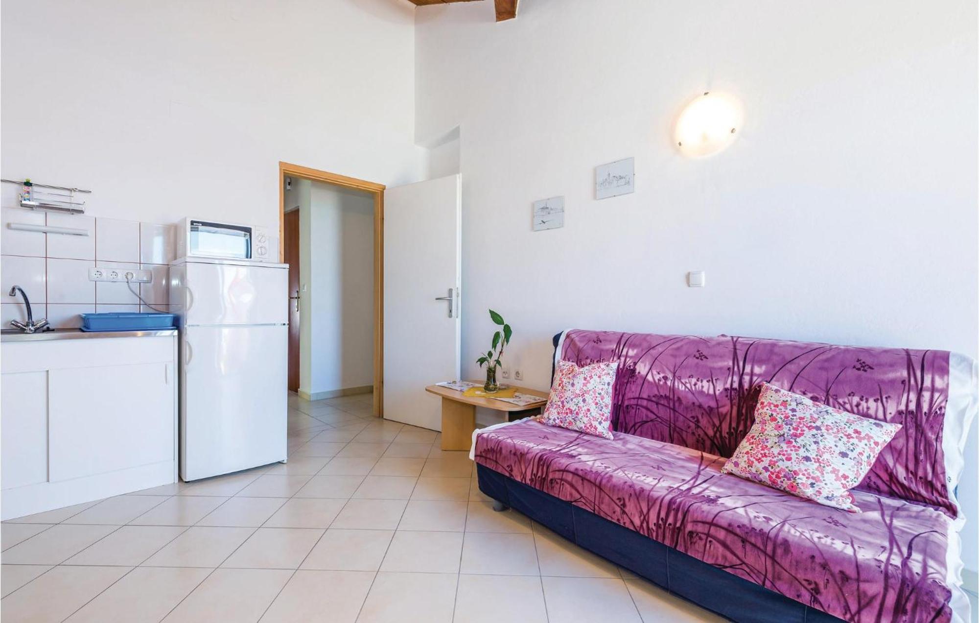 Nice Apartment In Rab With Kitchen Barbat na Rabu Dış mekan fotoğraf