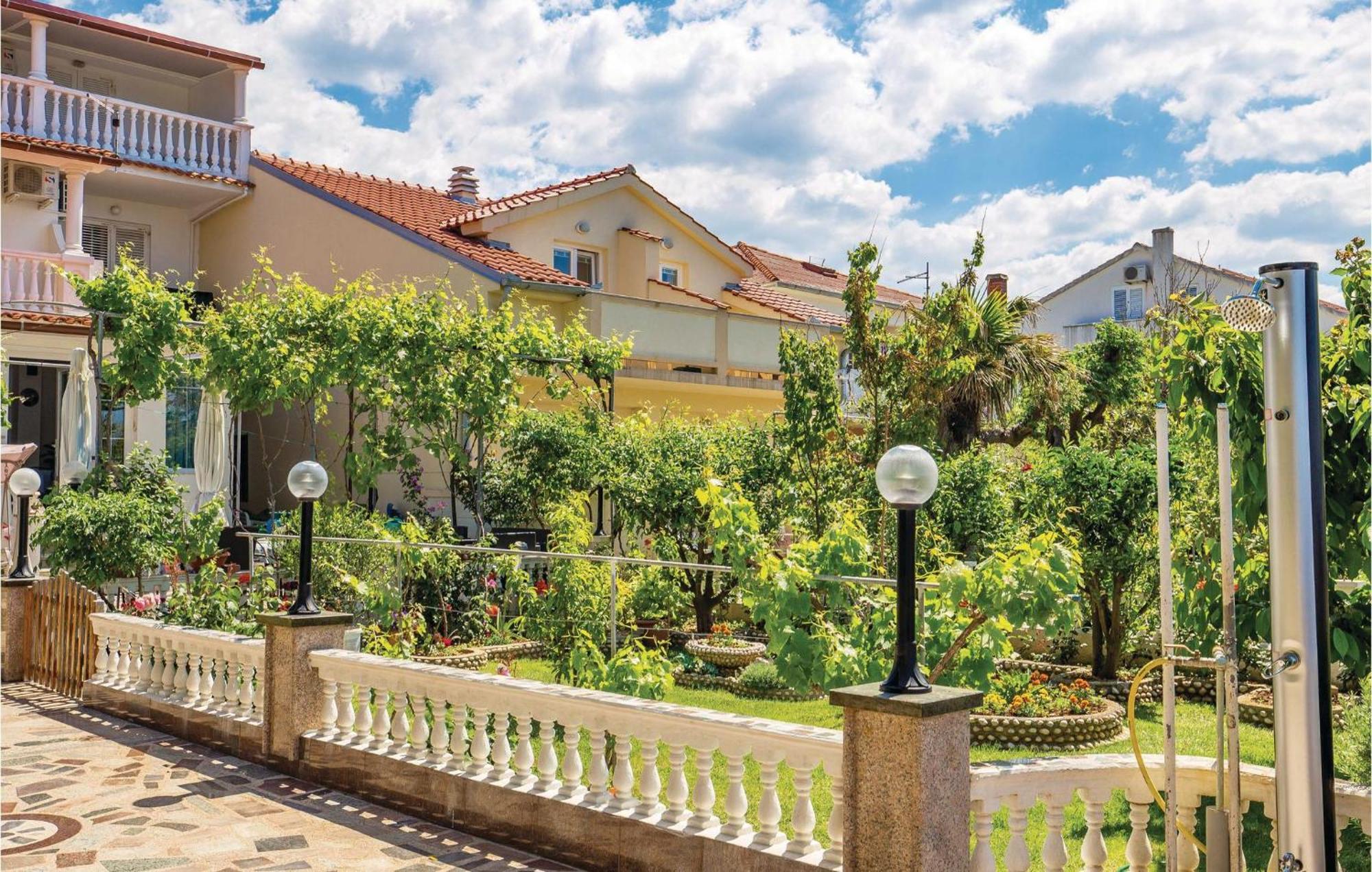Nice Apartment In Rab With Kitchen Barbat na Rabu Dış mekan fotoğraf