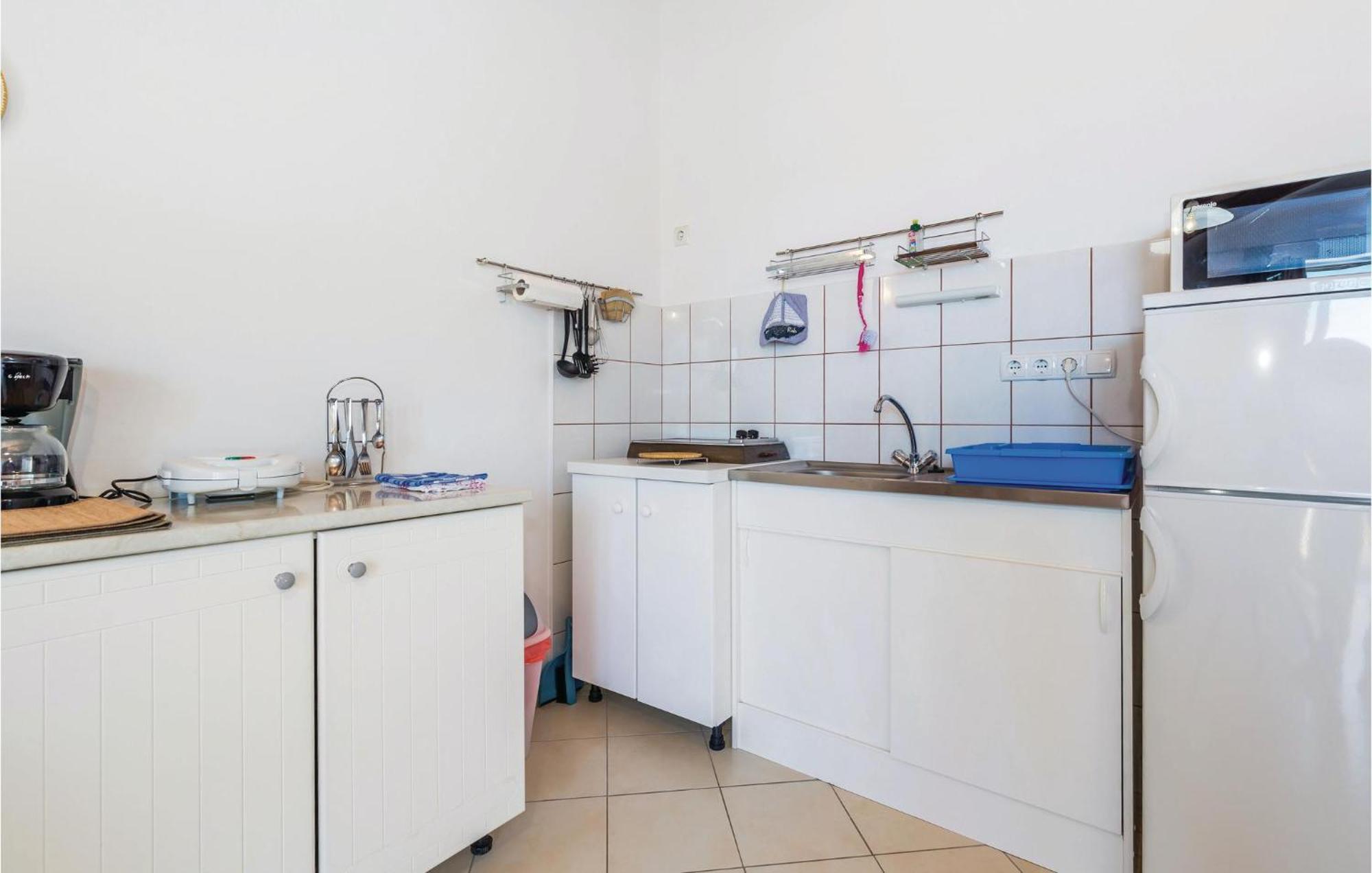 Nice Apartment In Rab With Kitchen Barbat na Rabu Dış mekan fotoğraf